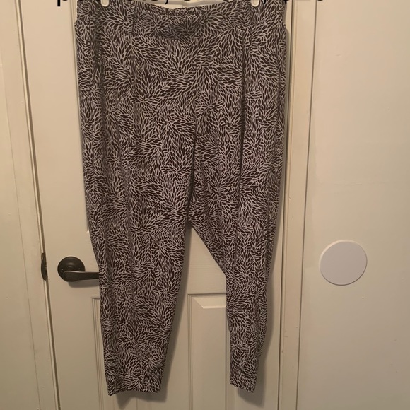 Torrid crepe pants - Picture 3 of 5